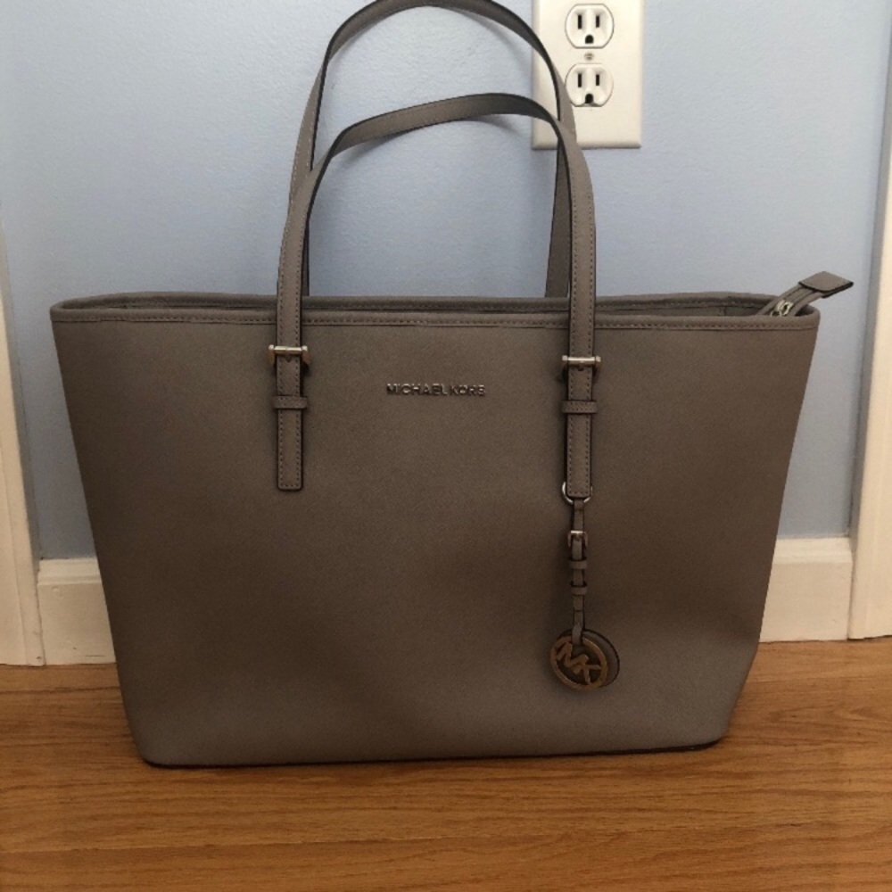 Michael Kors Jet Set Travel Tote Pearl Grey